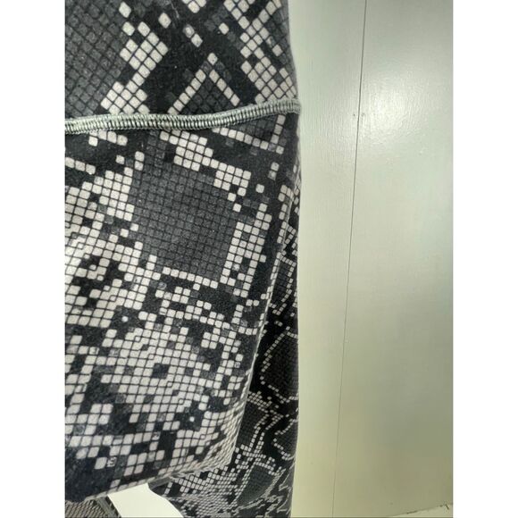 Lululemon Wunder Under Crop High Rise Ziggy Snake Slate Leggings Size 4 - Picture 6 of 9